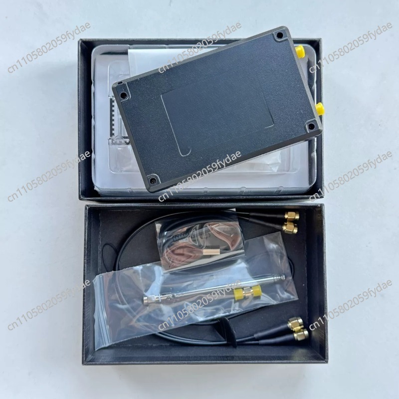 New Ultra 100k-5.3GHz RF Signa - đánh giá và giá Signal Generator Spectrum Analyzer